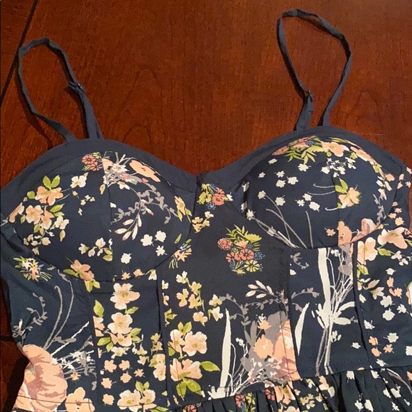 Flower dress - Picture 2 of 6